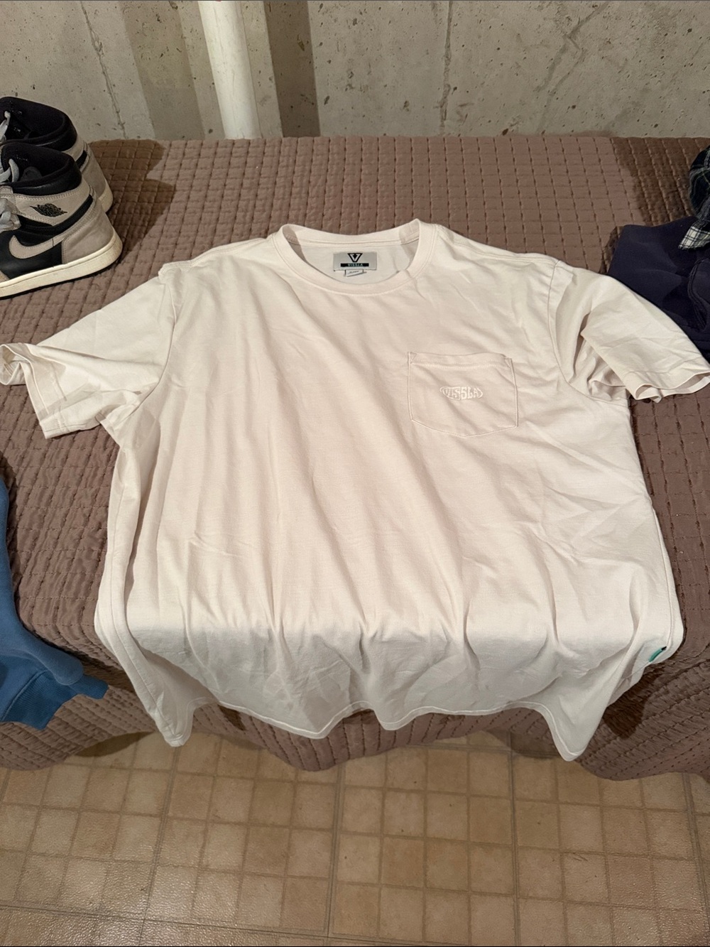 VISSLA Cream Short-Sleeve Pocket Tee